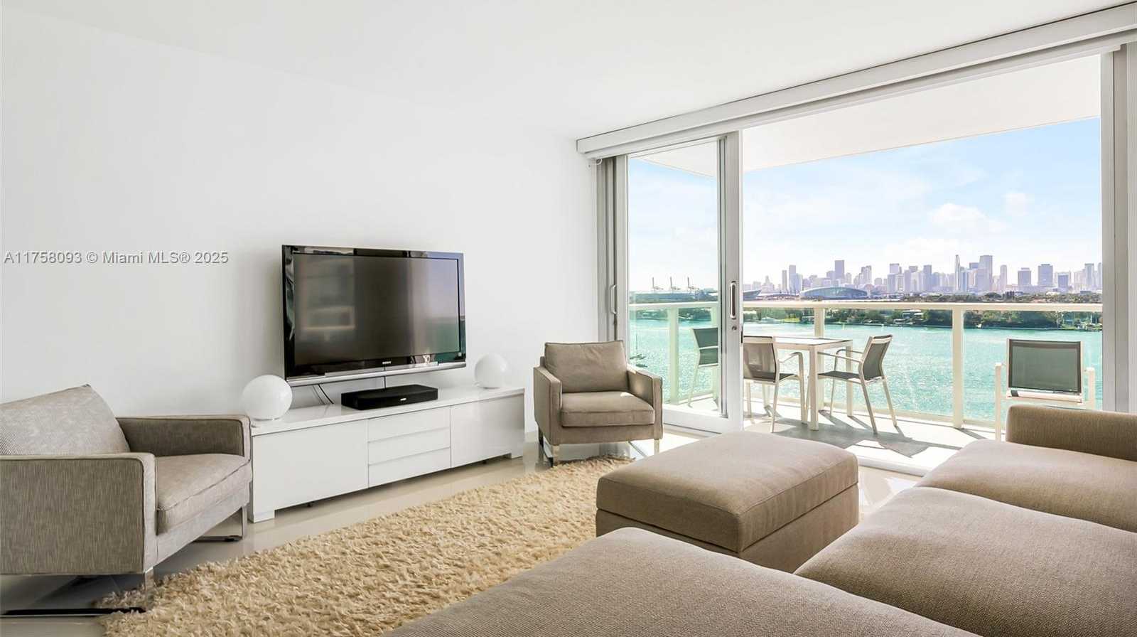 Small Image of 1000 WEST AVE #1416, Miami Beach Number 17