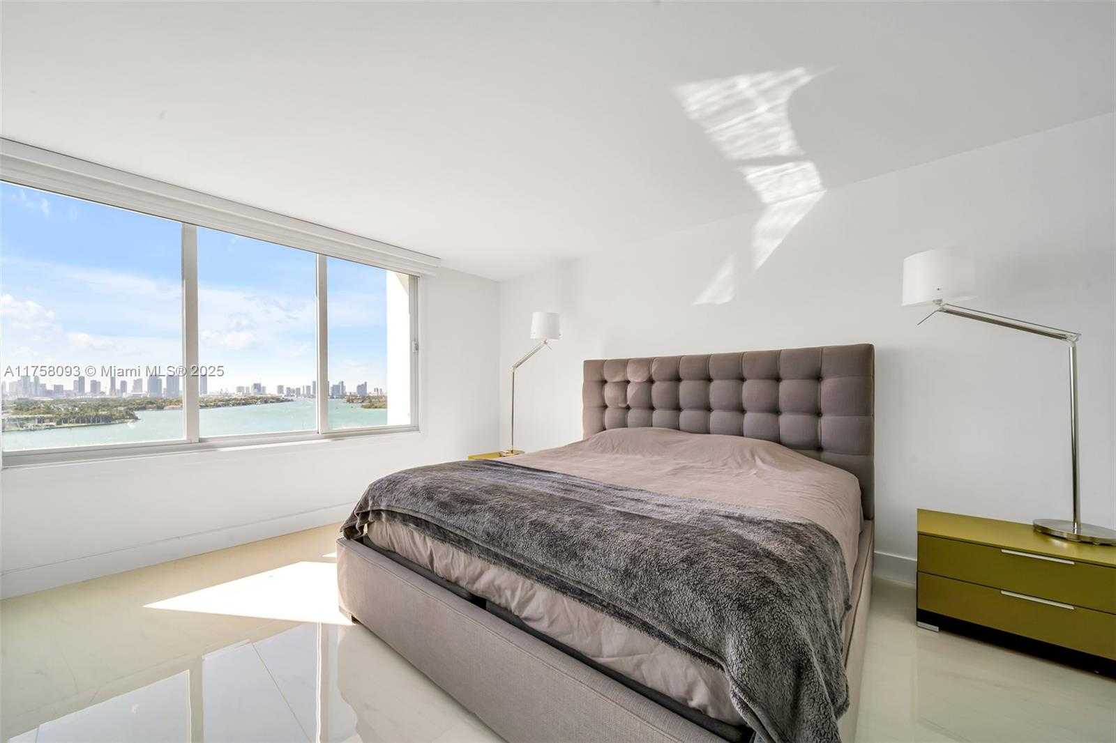Small Image of 1000 WEST AVE #1416, Miami Beach Number 5