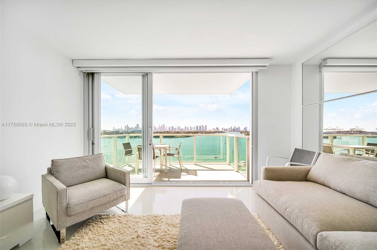 Small Image of 1000 WEST AVE #1416, Miami Beach Number 9