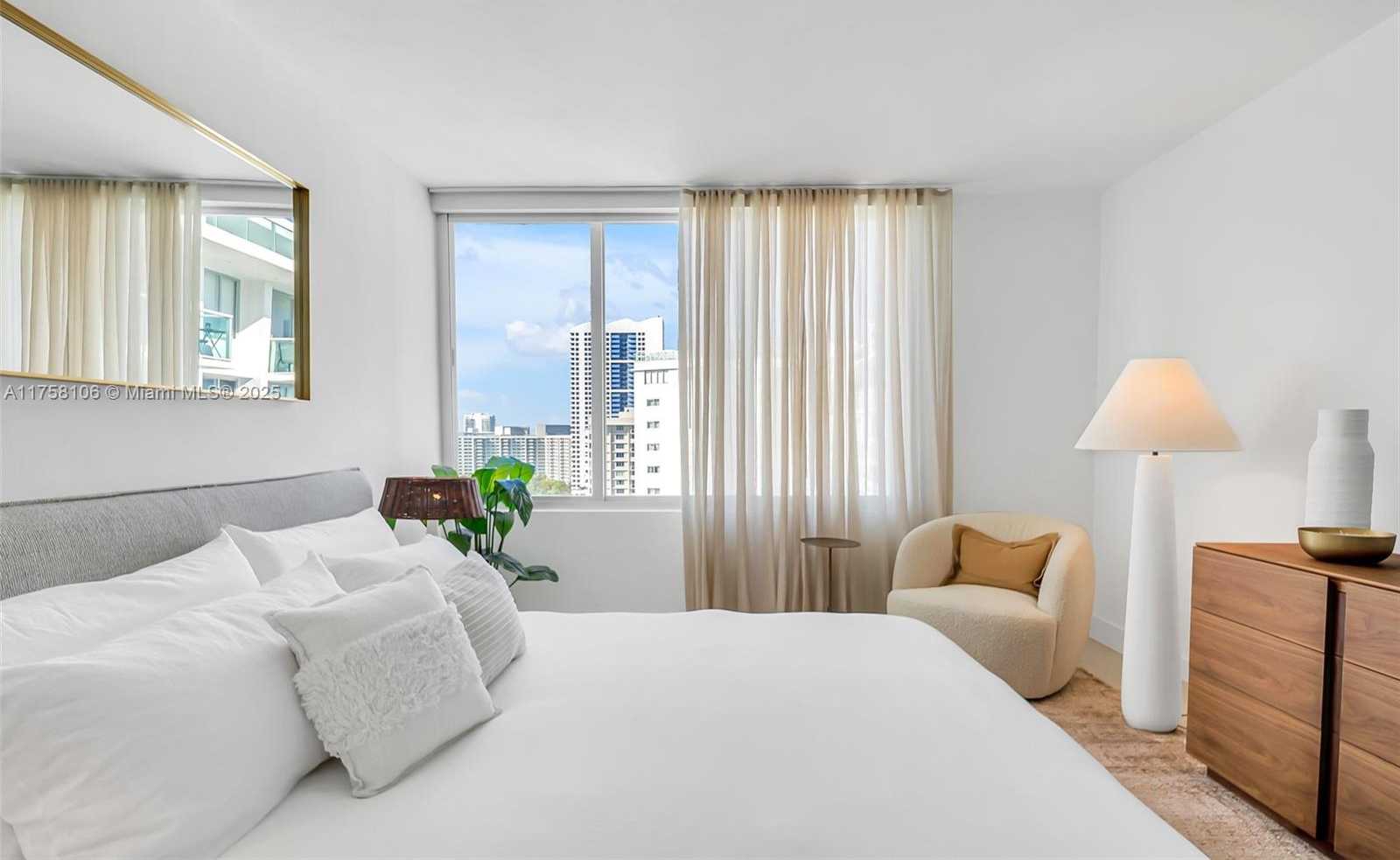 Small Image of 1000 WEST AVE #1523, Miami Beach Number 19