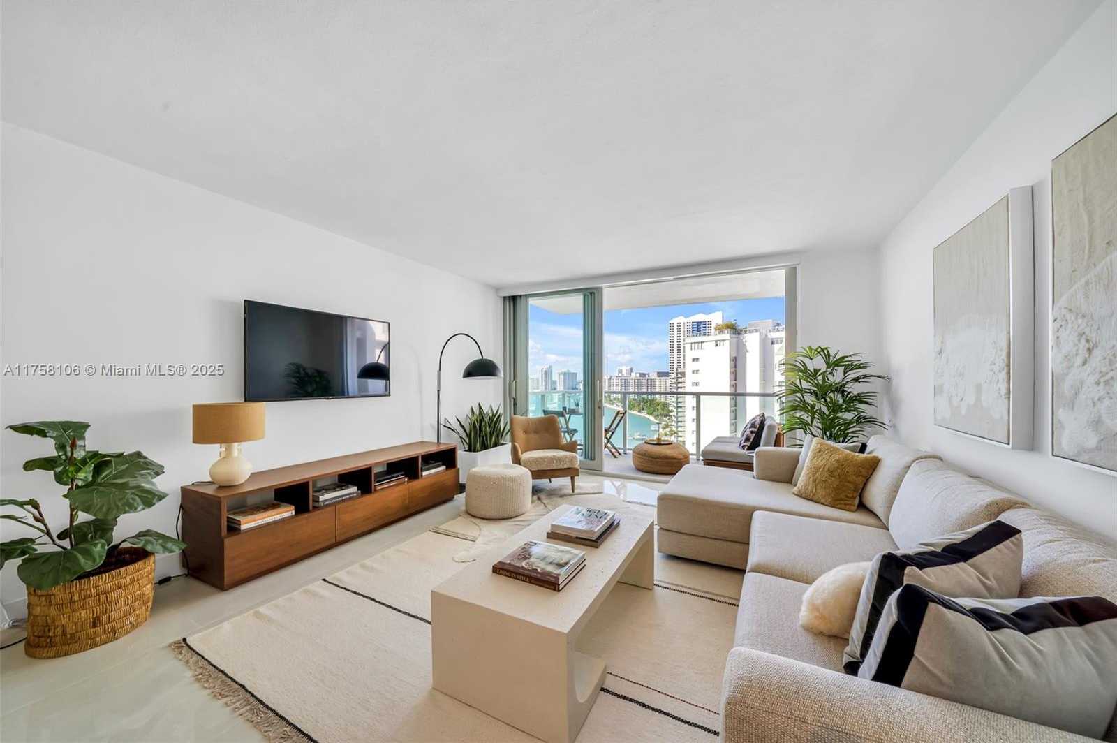 Small Image of 1000 WEST AVE #1523, Miami Beach Number 2