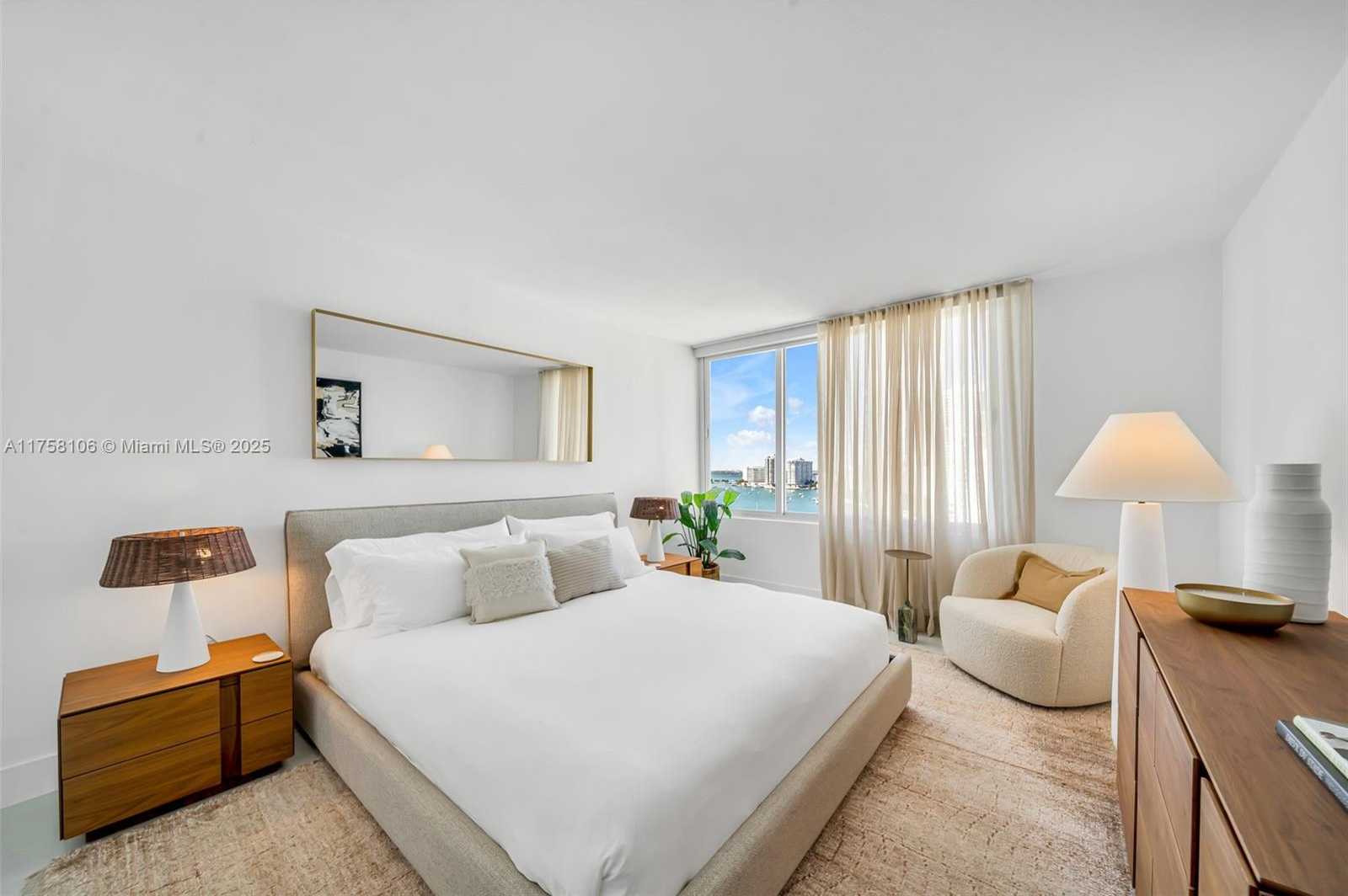 Small Image of 1000 WEST AVE #1523, Miami Beach Number 4