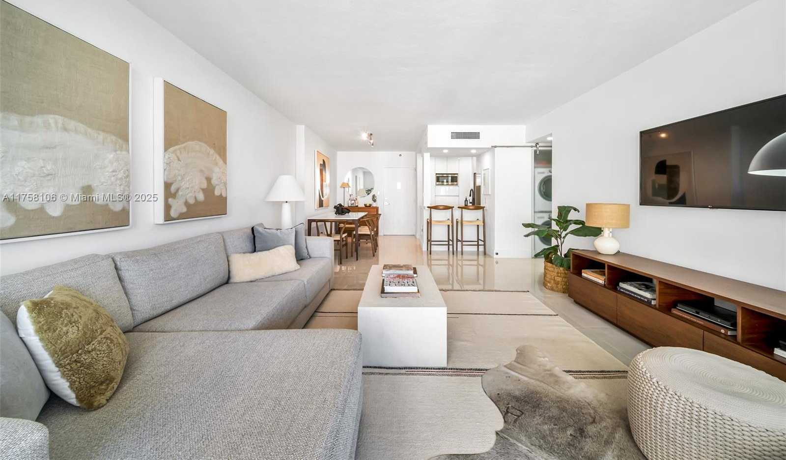 Small Image of 1000 WEST AVE #1523, Miami Beach Number 9
