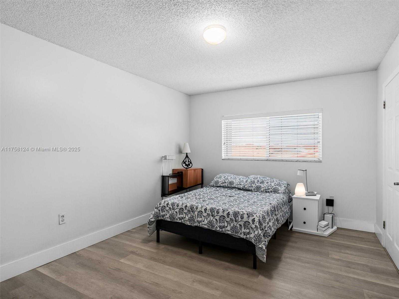 Small Image of 3375 WEST 76TH ST #211, Hialeah Number 10
