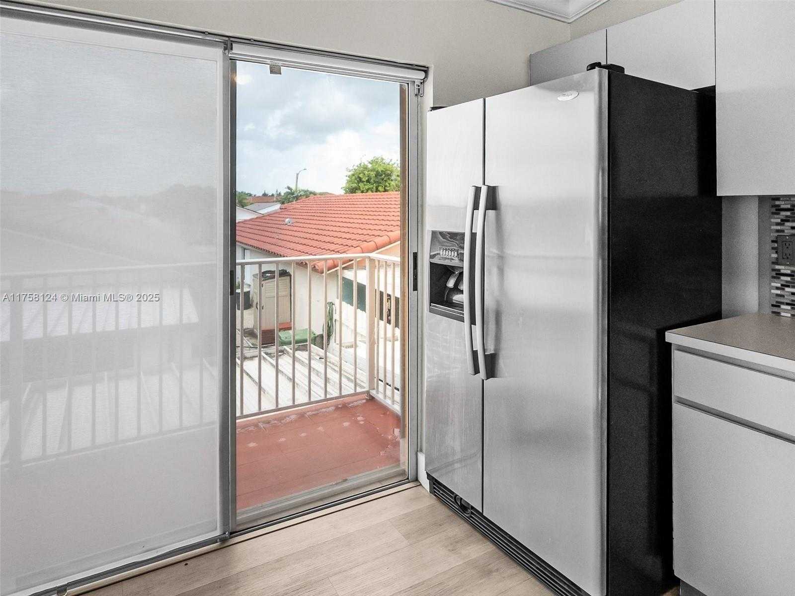 Small Image of 3375 WEST 76TH ST #211, Hialeah Number 12