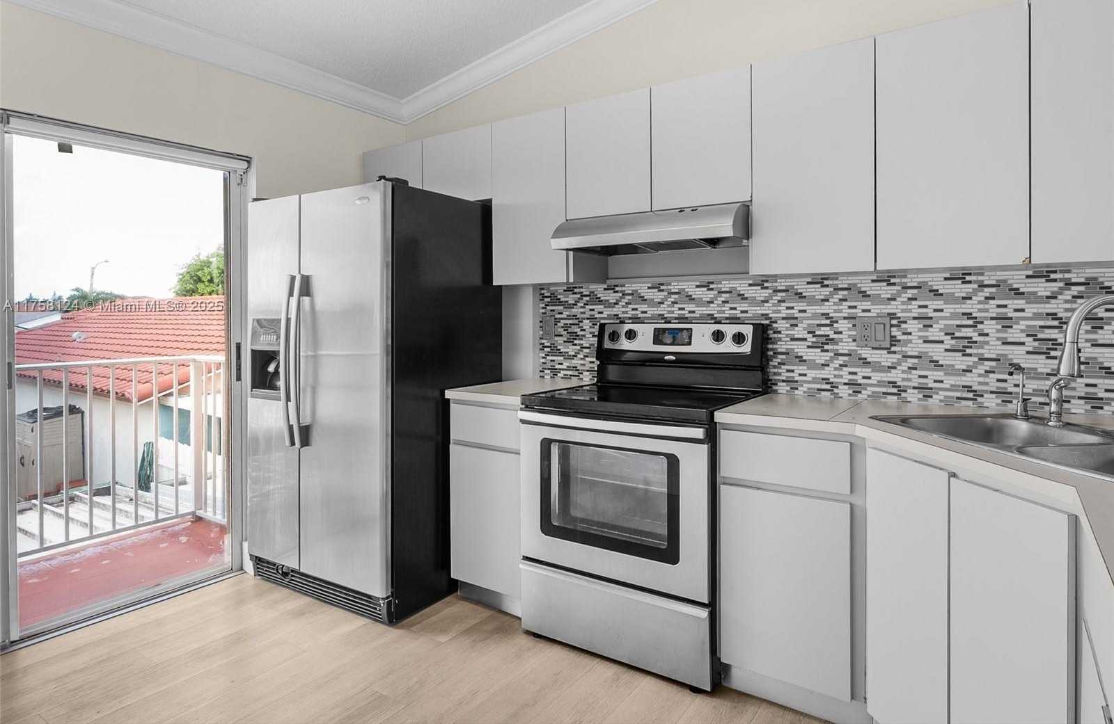 Small Image of 3375 WEST 76TH ST #211, Hialeah Number 13