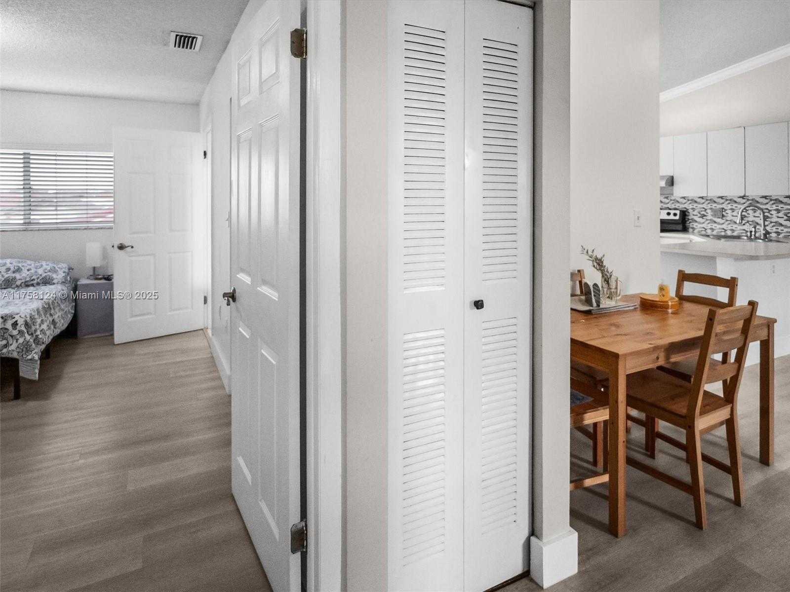 Small Image of 3375 WEST 76TH ST #211, Hialeah Number 25