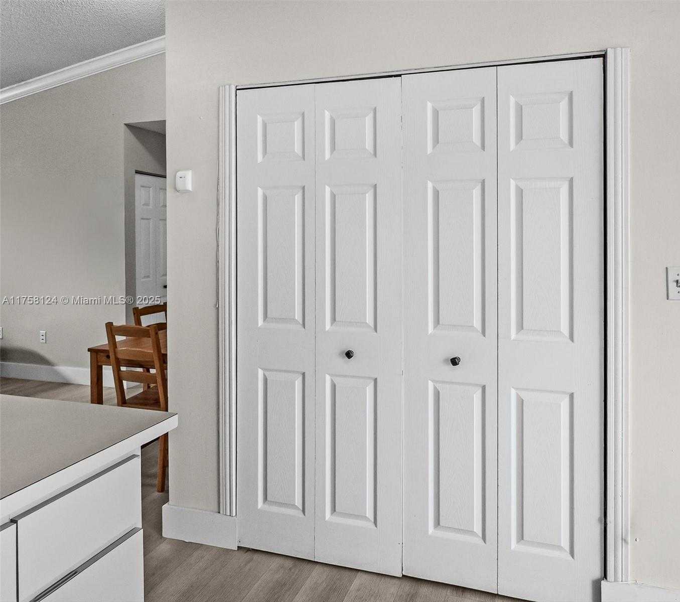 Small Image of 3375 WEST 76TH ST #211, Hialeah Number 3