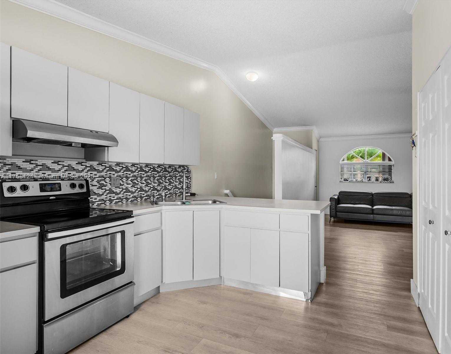 Small Image of 3375 WEST 76TH ST #211, Hialeah Number 35