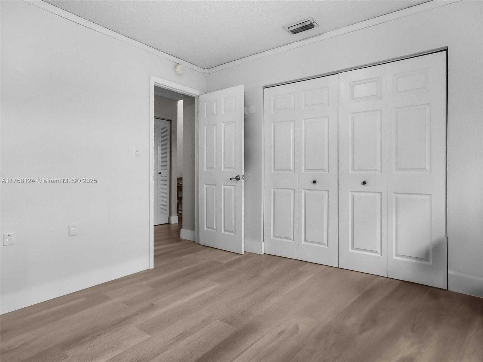 Small Image of 3375 WEST 76TH ST #211, Hialeah Number 6