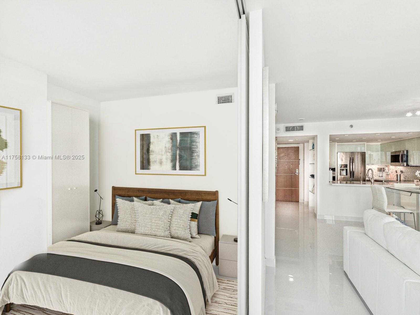 Small Image of 400 SOUTH POINTE DR #906, Miami Beach Number 21