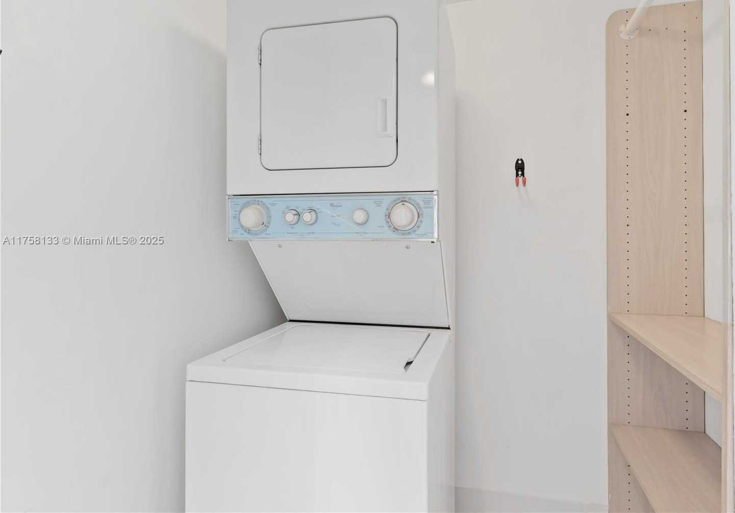 Small Image of 400 SOUTH POINTE DR #906, Miami Beach Number 24