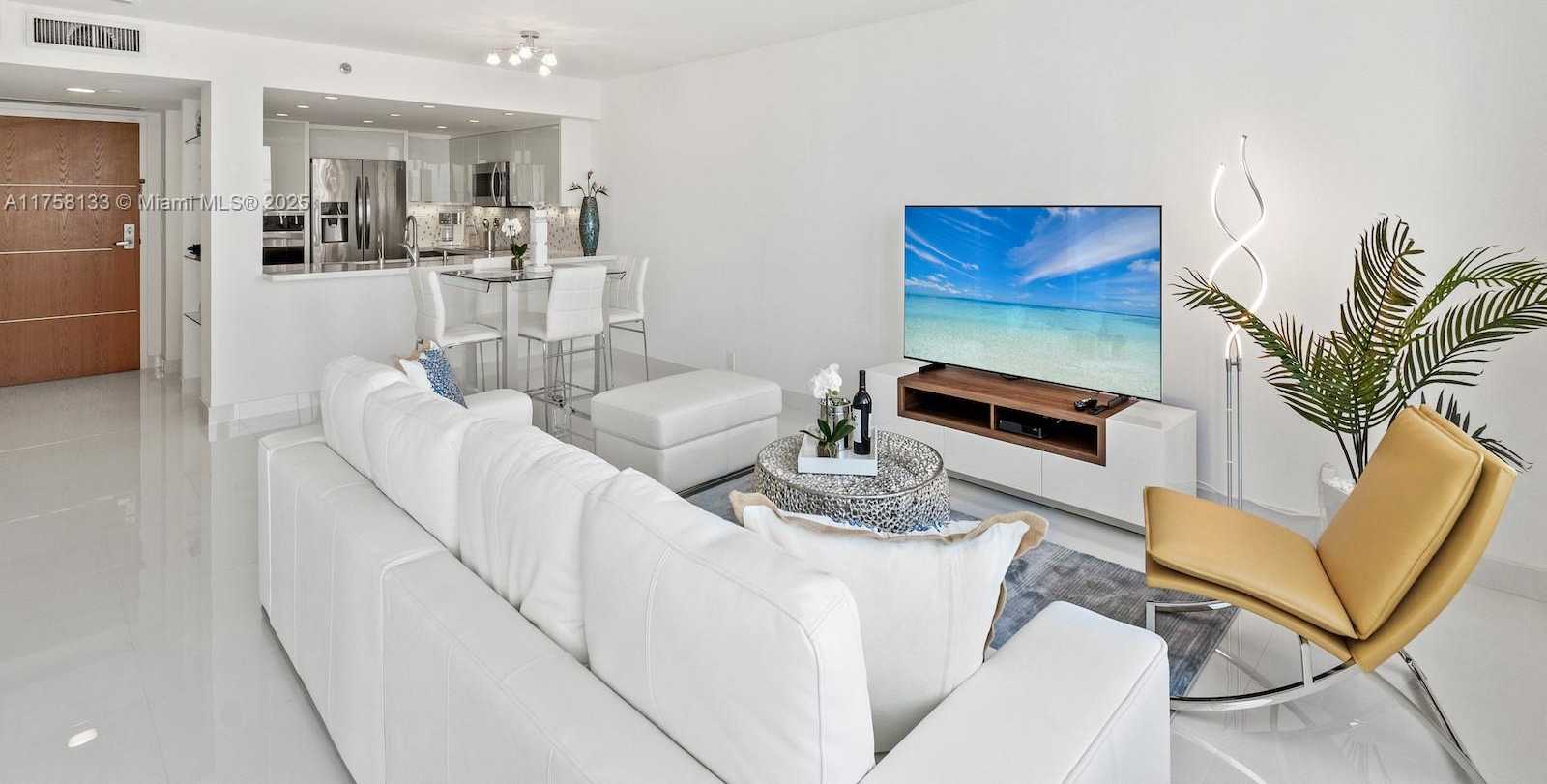 Small Image of 400 SOUTH POINTE DR #906, Miami Beach Number 8