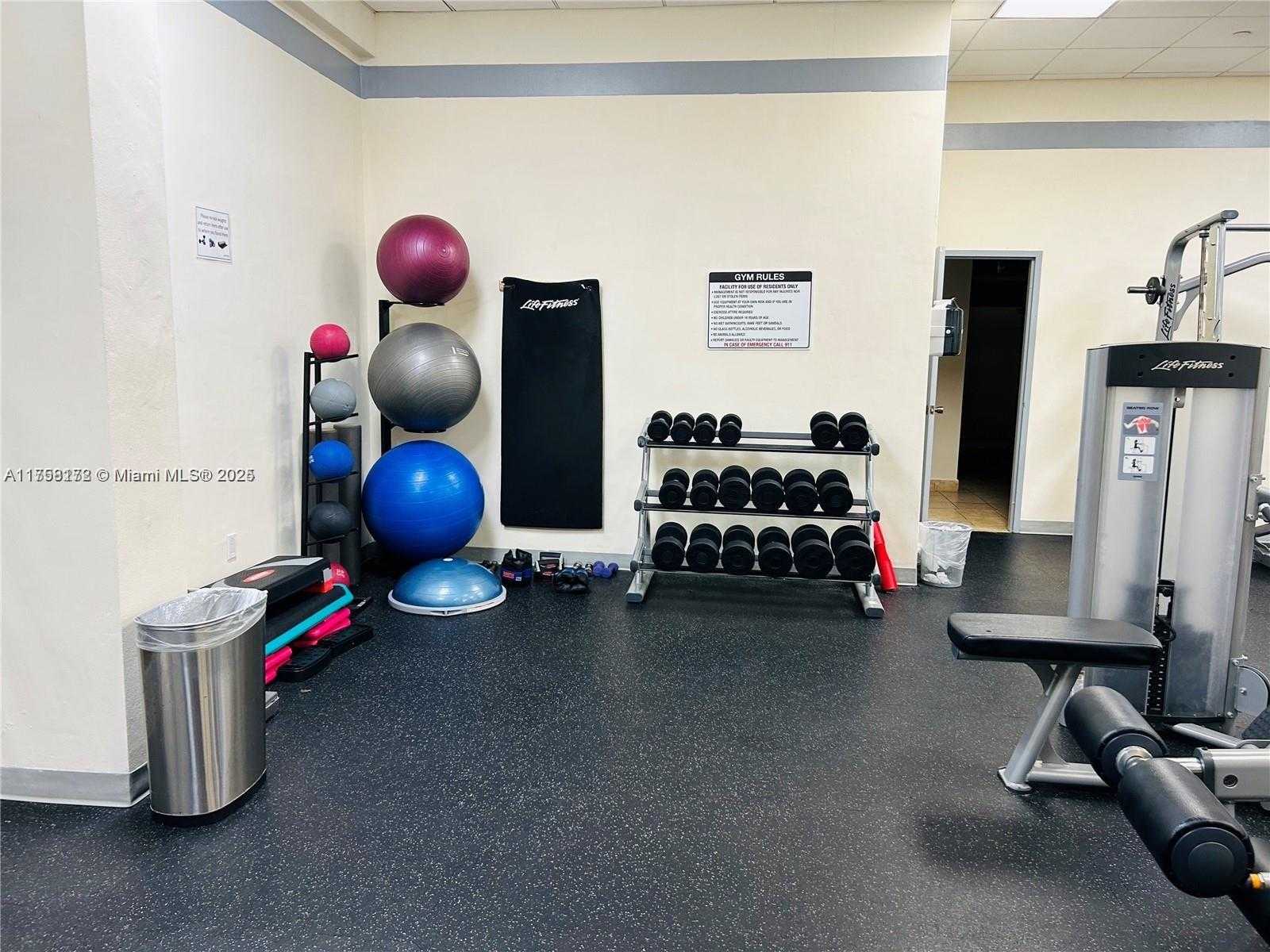 Small Image of 5825 #11E, Miami Beach Number 5