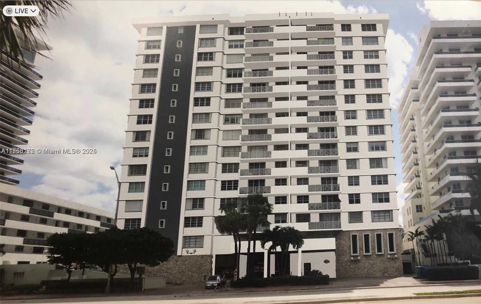 Small Image of 5825 #11E, Miami Beach Number 9