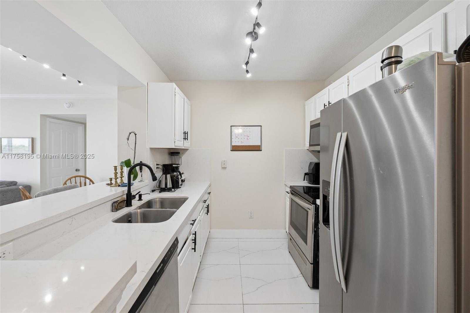 Small Image of 2665 SOUTH WEST 37TH AVE #612, Miami Number 8