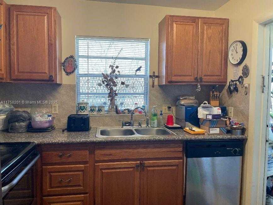 Small Image of 5300 WASHINGTON ST #Q204, Hollywood Number 3