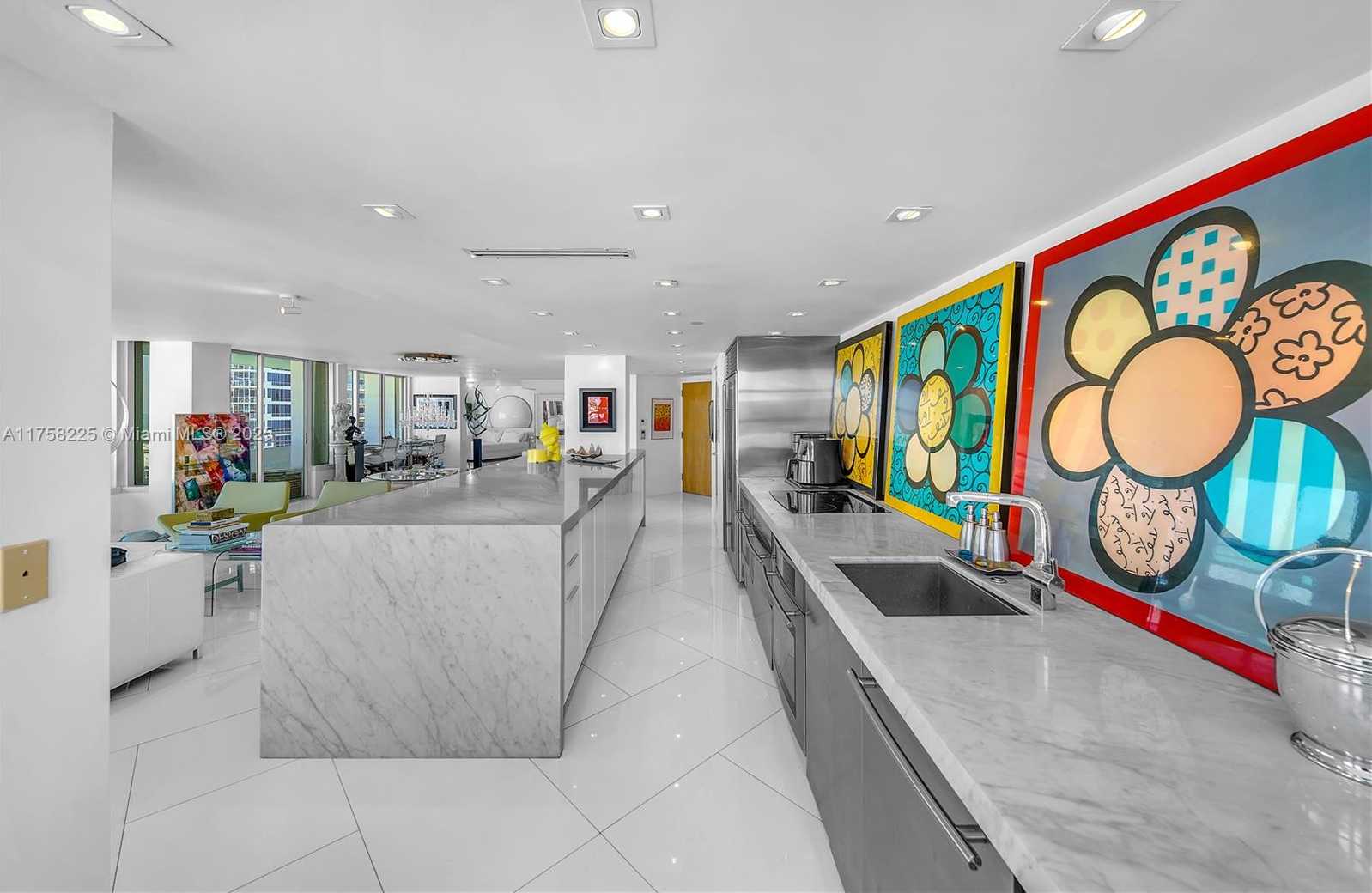 Small Image of 400 SOUTH POINTE DR #2310, Miami Beach Number 10