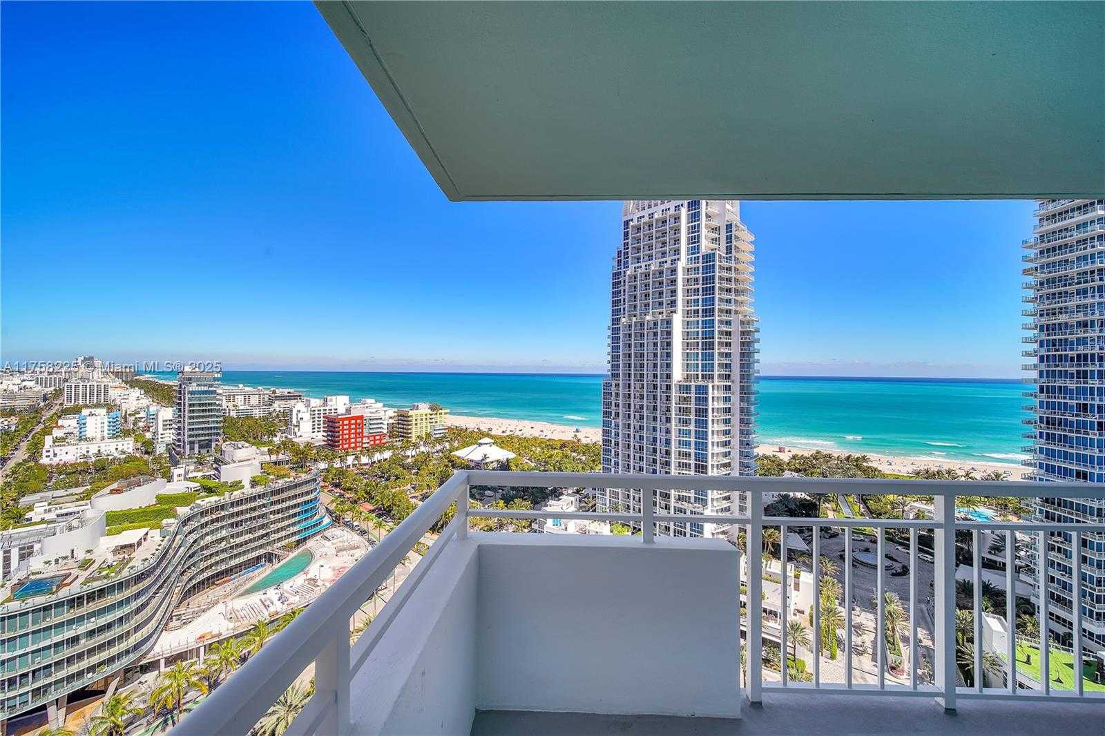 Small Image of 400 SOUTH POINTE DR #2310, Miami Beach Number 15