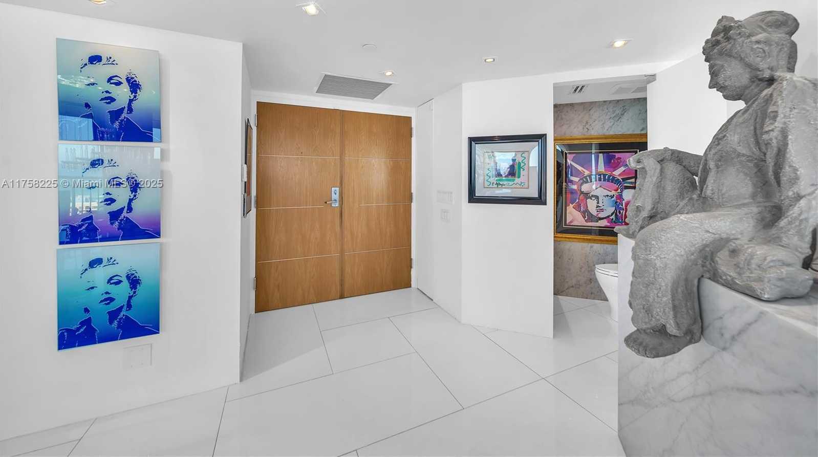 Small Image of 400 SOUTH POINTE DR #2310, Miami Beach Number 22