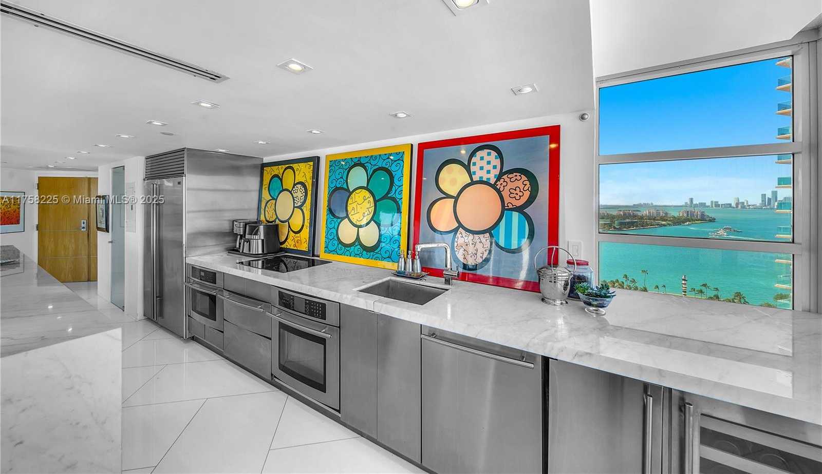 Small Image of 400 SOUTH POINTE DR #2310, Miami Beach Number 25