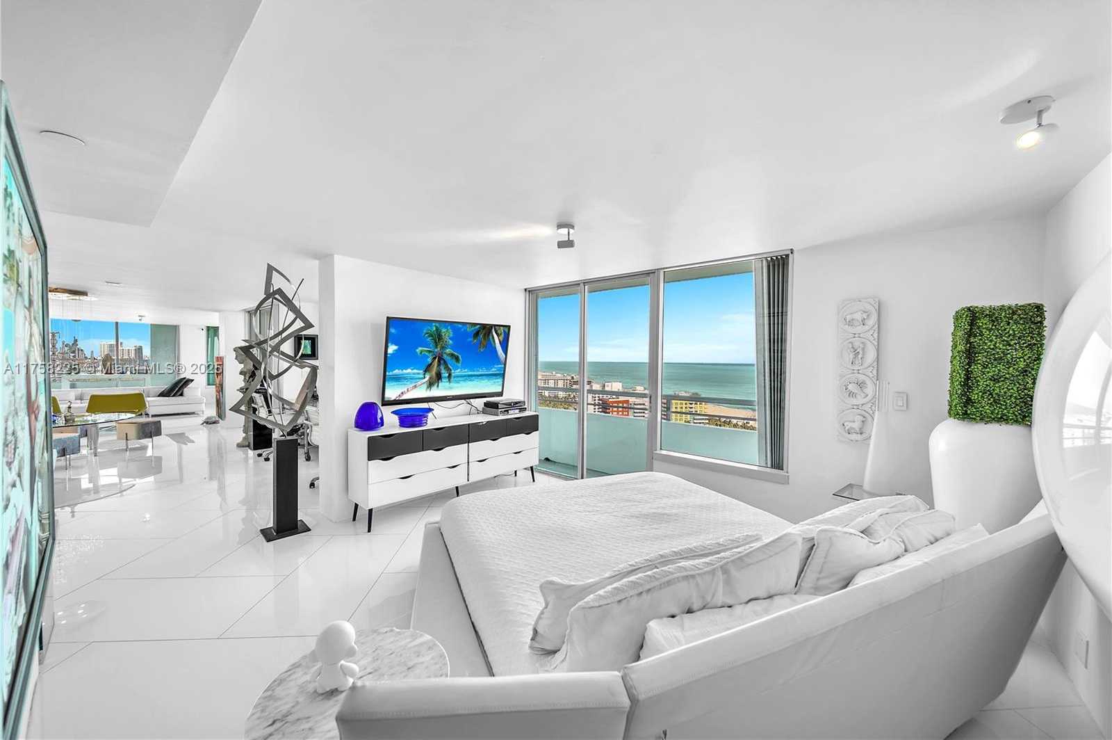 Small Image of 400 SOUTH POINTE DR #2310, Miami Beach Number 27