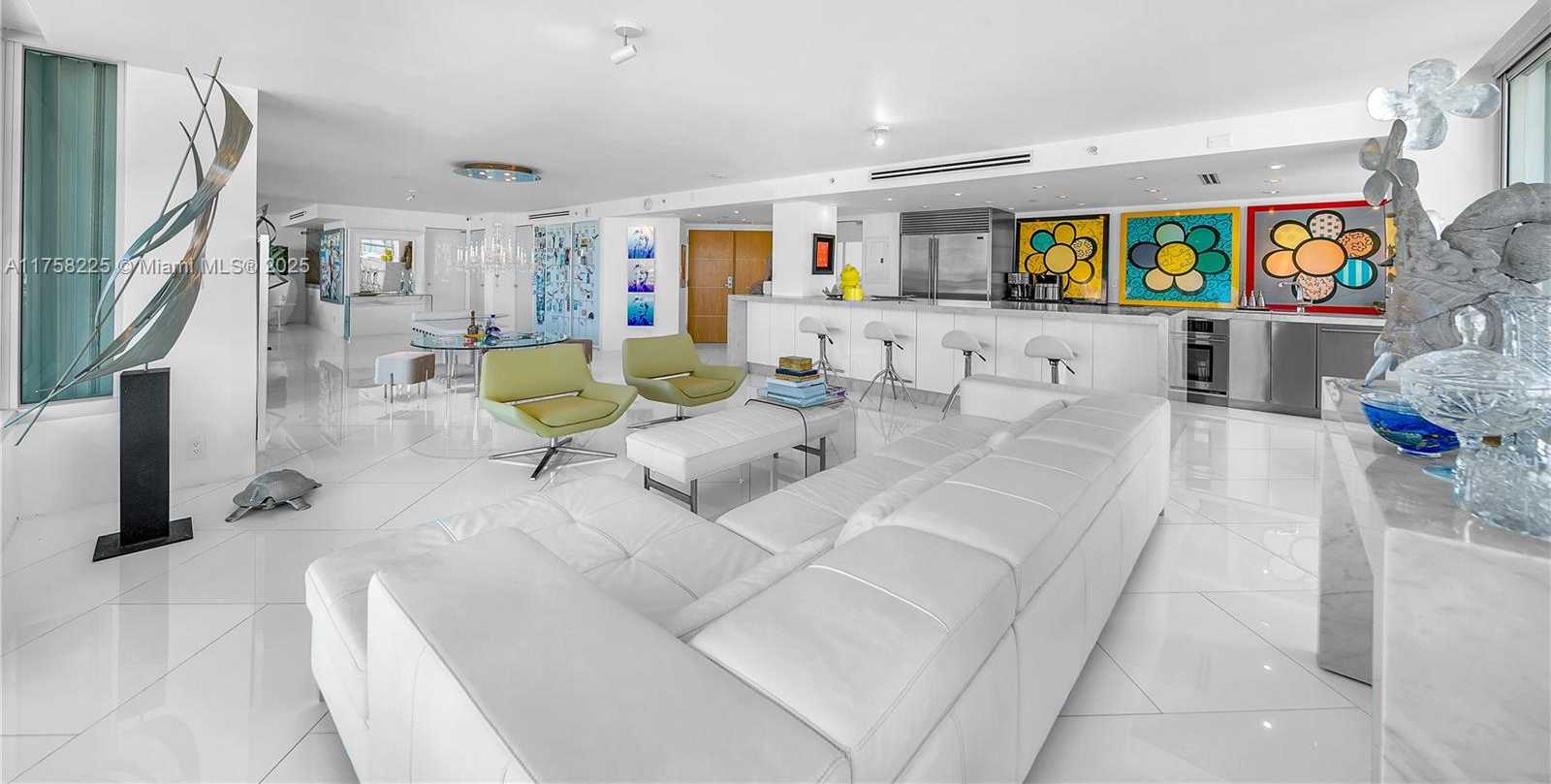 Small Image of 400 SOUTH POINTE DR #2310, Miami Beach Number 3