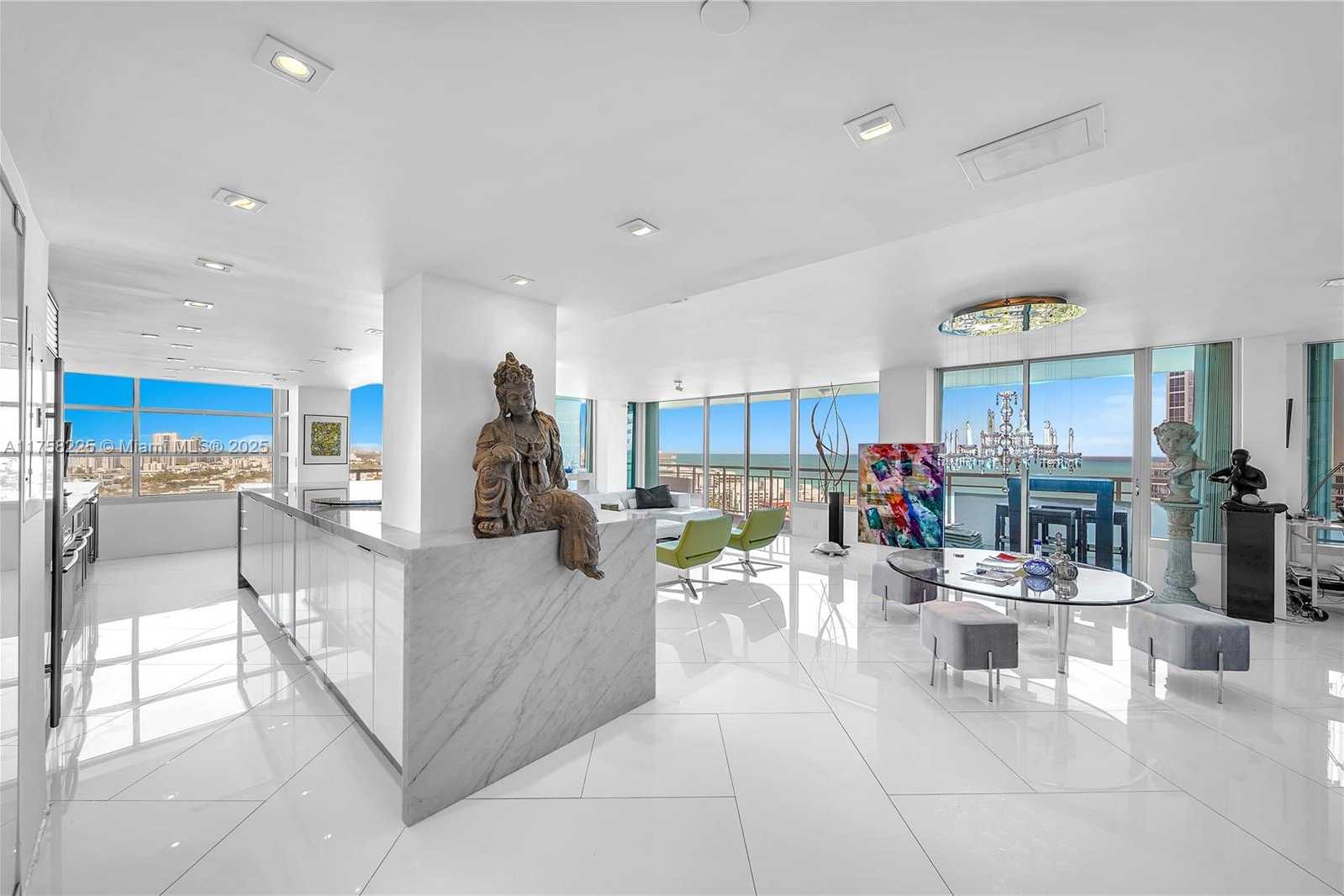 Small Image of 400 SOUTH POINTE DR #2310, Miami Beach Number 4