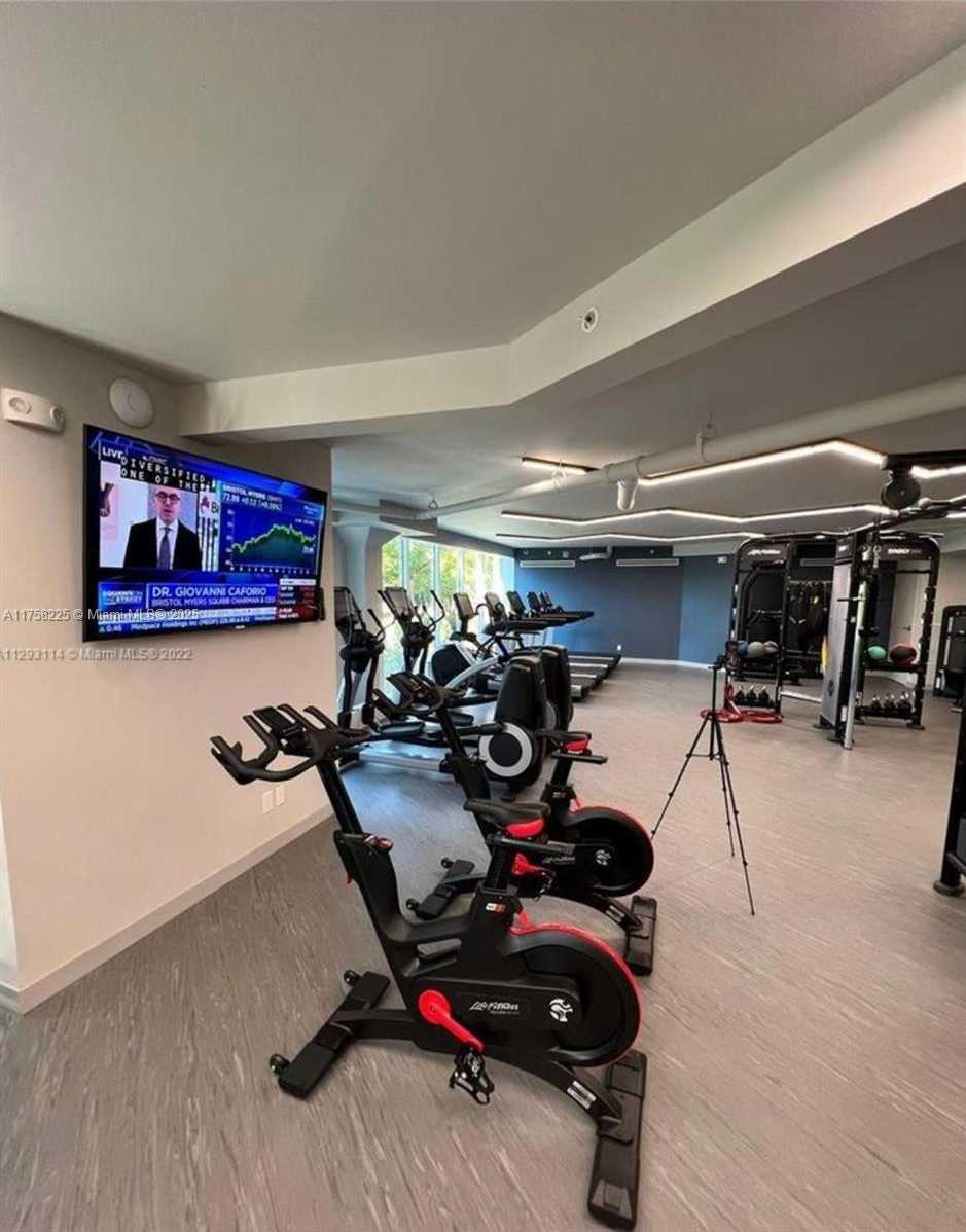 Small Image of 400 SOUTH POINTE DR #2310, Miami Beach Number 46