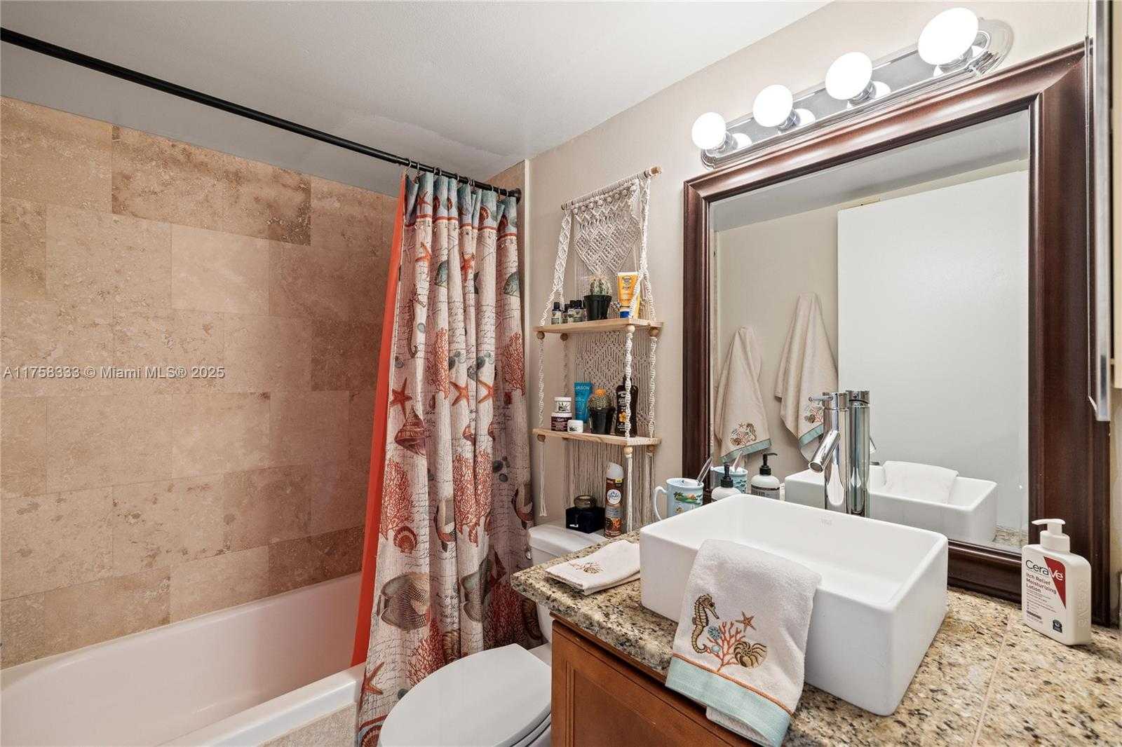 Small Image of 770 CLAUGHTON ISLAND DR #1912, Miami Number 16