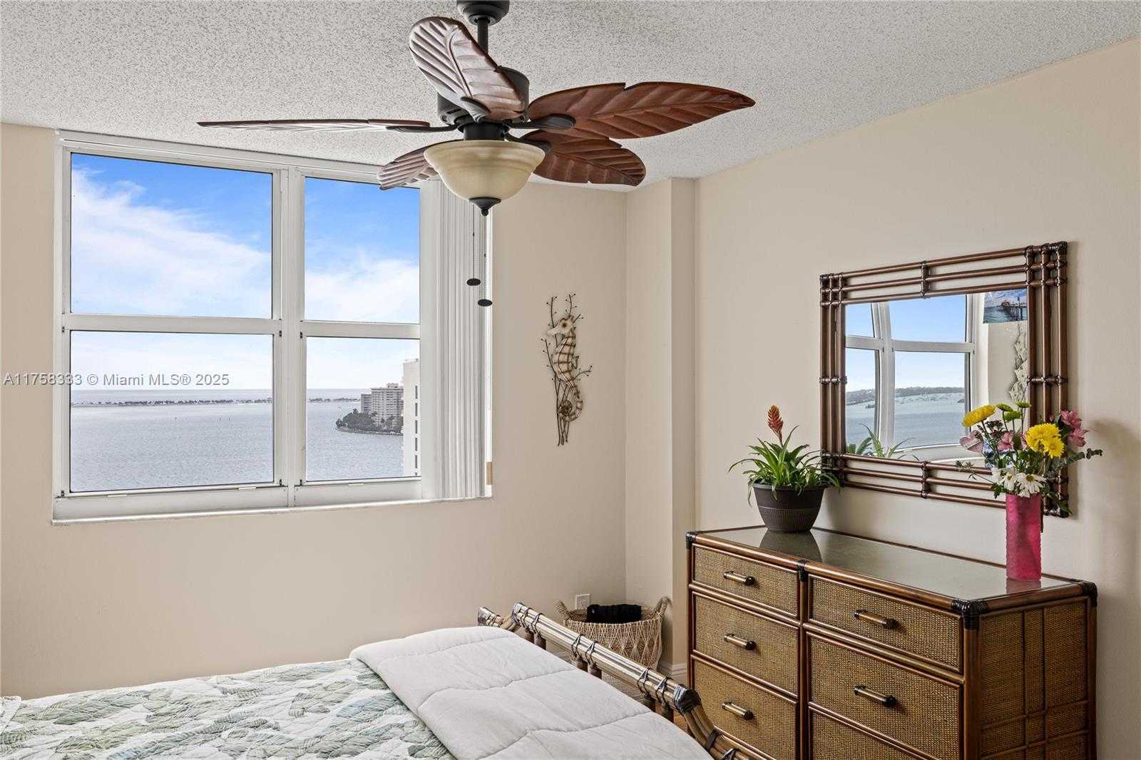 Small Image of 770 CLAUGHTON ISLAND DR #1912, Miami Number 17