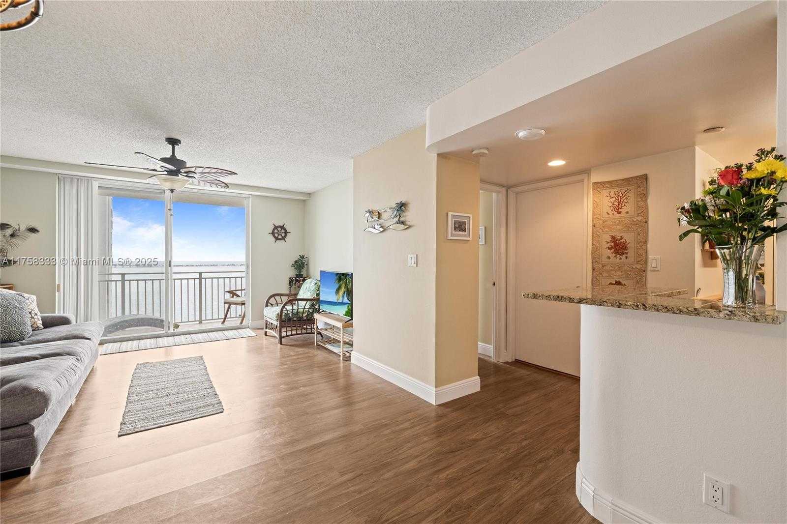 Small Image of 770 CLAUGHTON ISLAND DR #1912, Miami Number 4