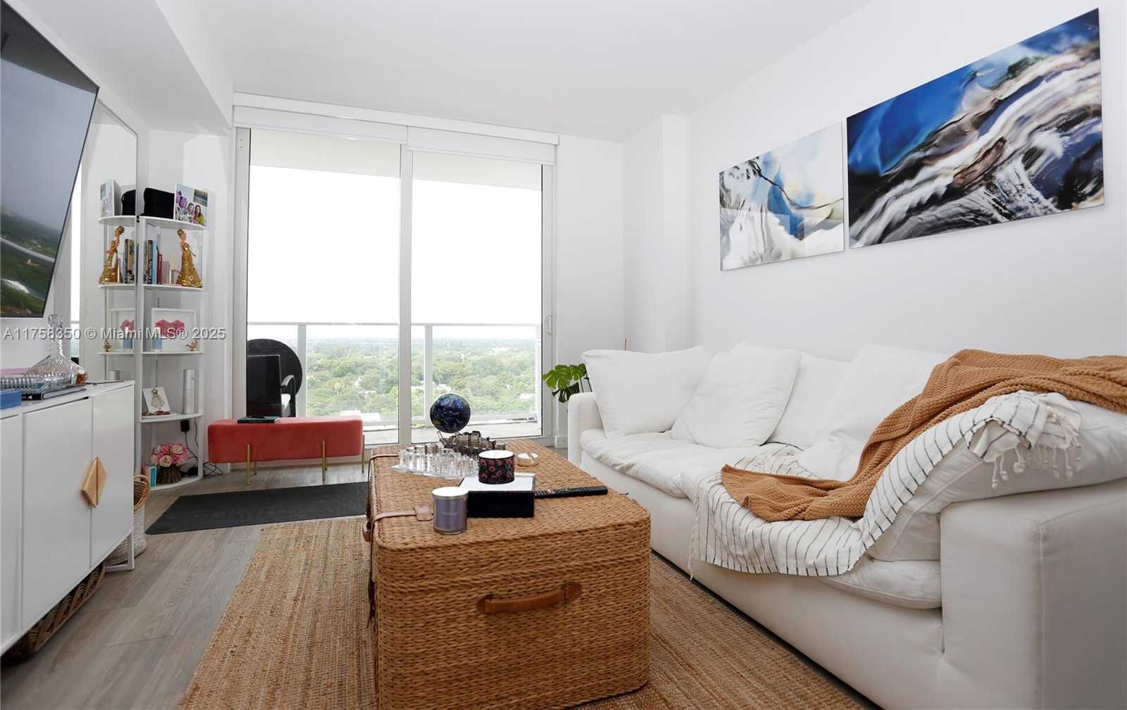 Small Image of 4250 Biscayne Blvd, Miami, FL 33137, USA Number 3