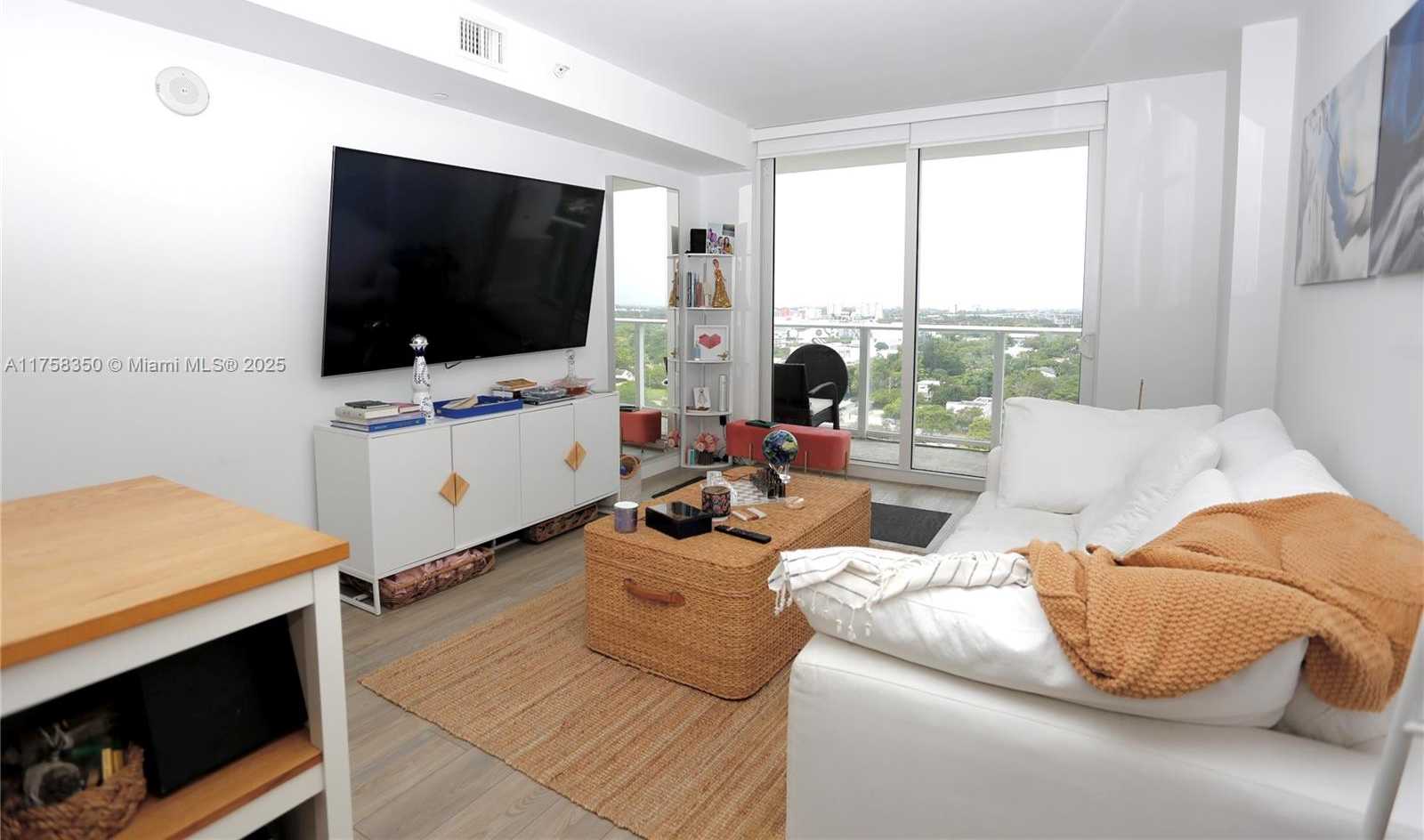 Small Image of 4250 Biscayne Blvd, Miami, FL 33137, USA Number 4