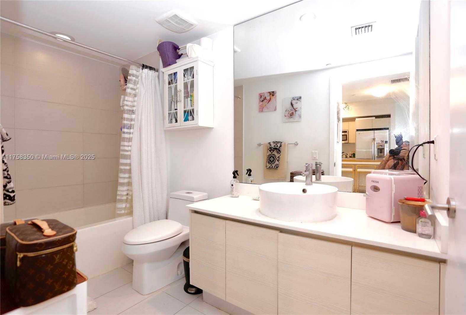 Small Image of 4250 Biscayne Blvd, Miami, FL 33137, USA Number 7