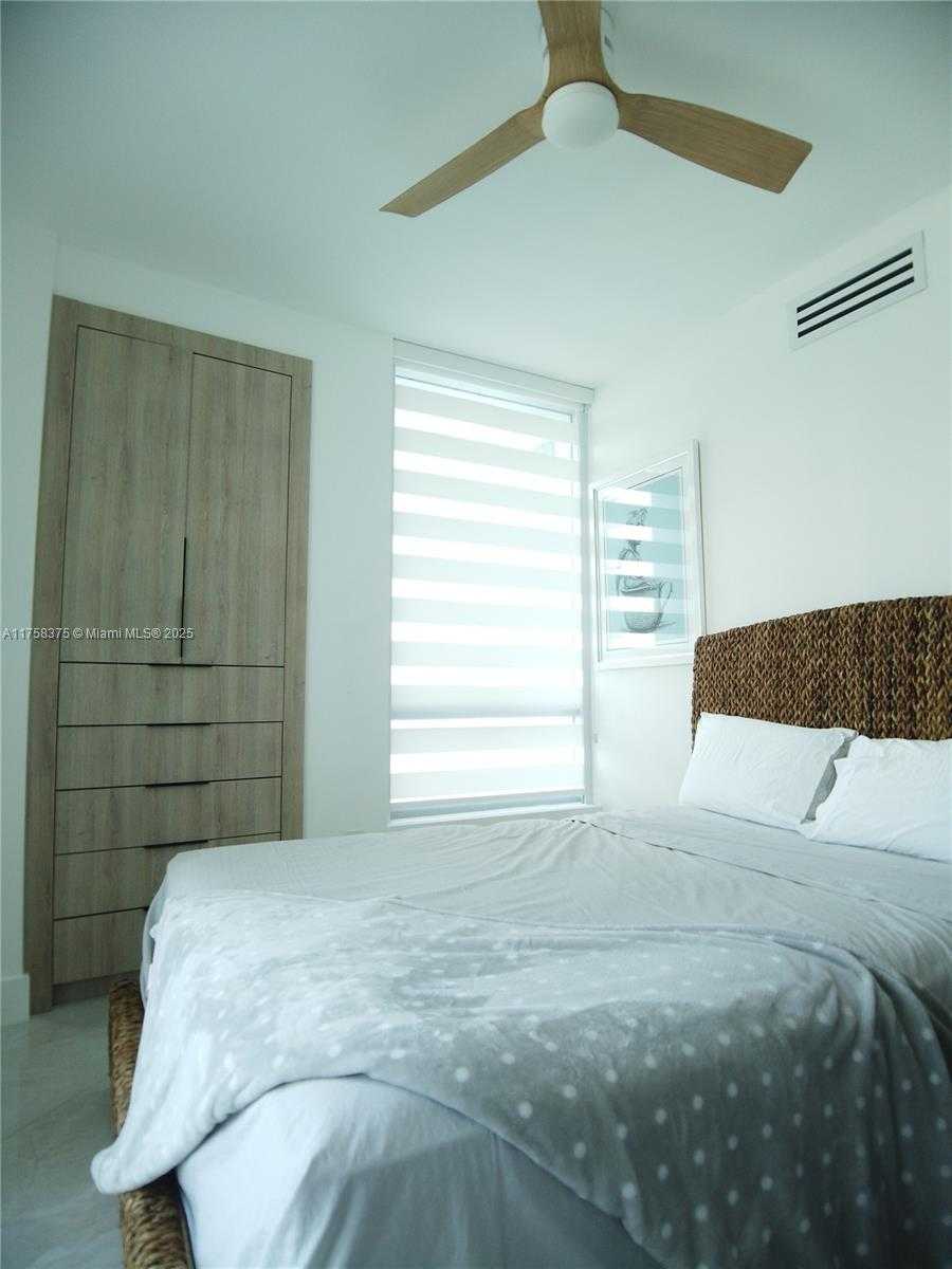 Small Image of 350 SOUTH MIAMI AVE #2314, Miami Number 14