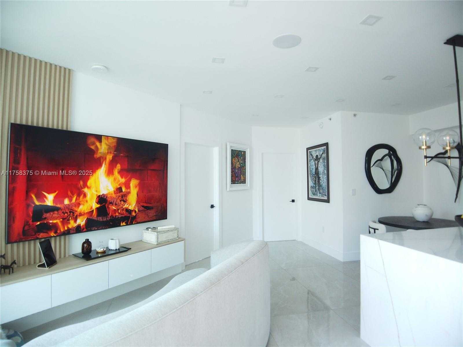 Small Image of 350 SOUTH MIAMI AVE #2314, Miami Number 3