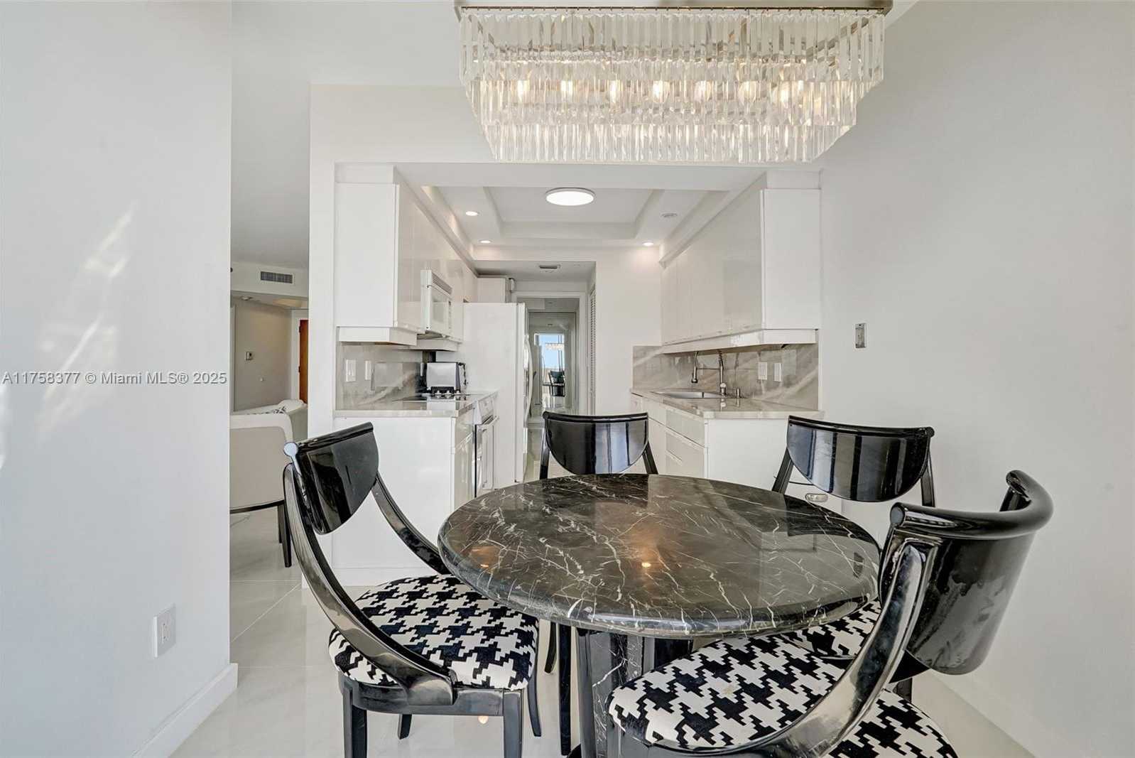 Small Image of 2000 ISLAND BLVD #1603, Aventura Number 16