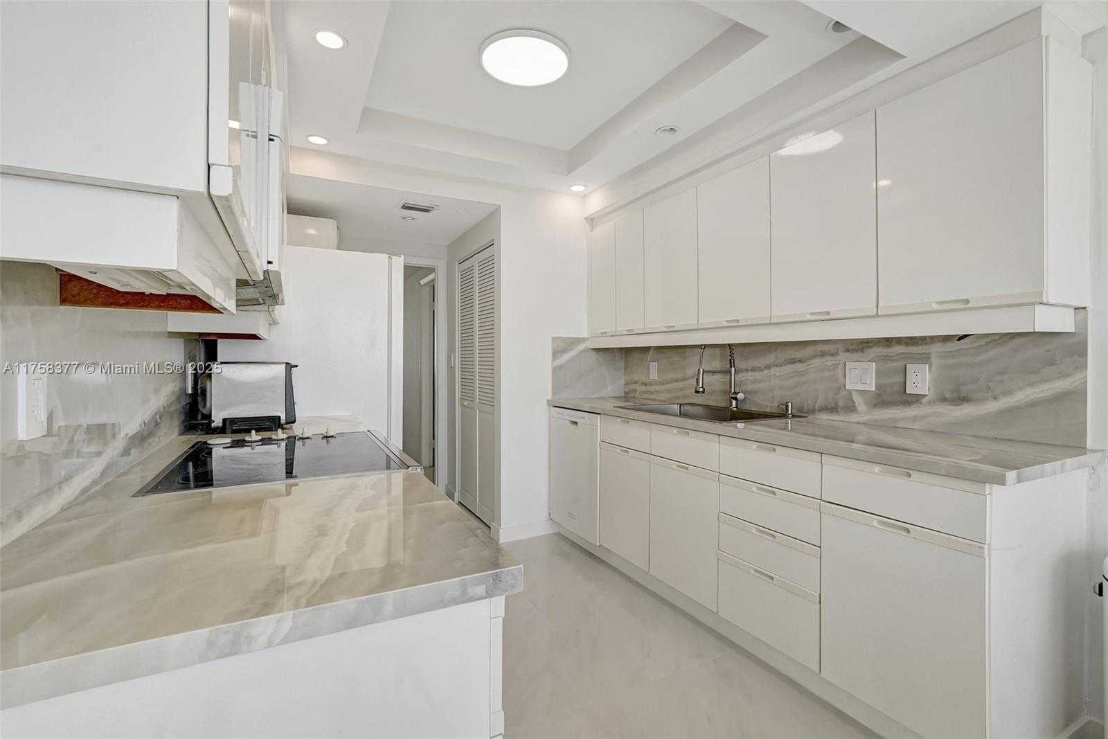 Small Image of 2000 ISLAND BLVD #1603, Aventura Number 20