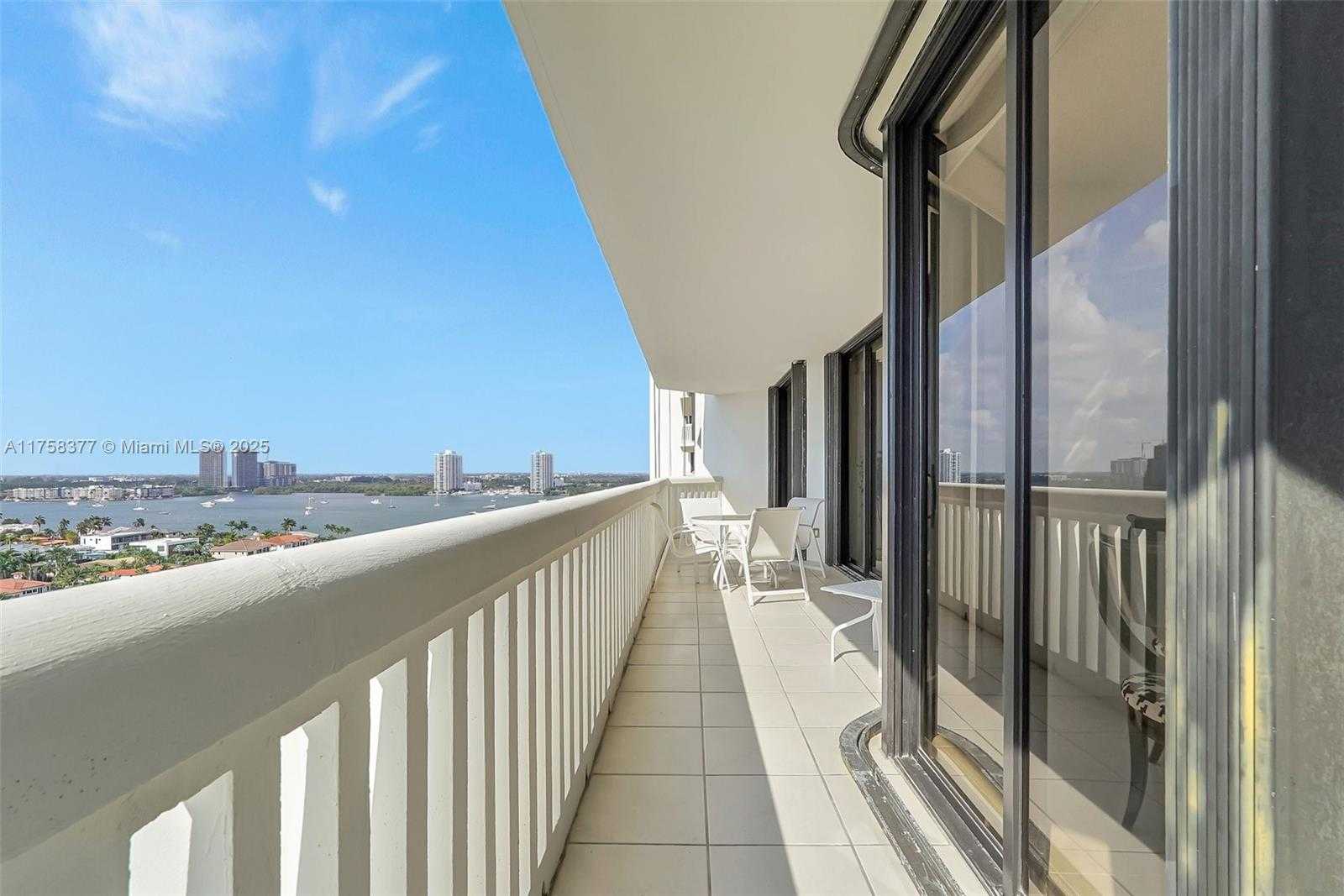 Small Image of 2000 ISLAND BLVD #1603, Aventura Number 21