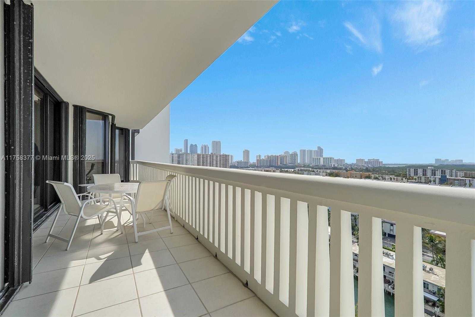 Small Image of 2000 ISLAND BLVD #1603, Aventura Number 23