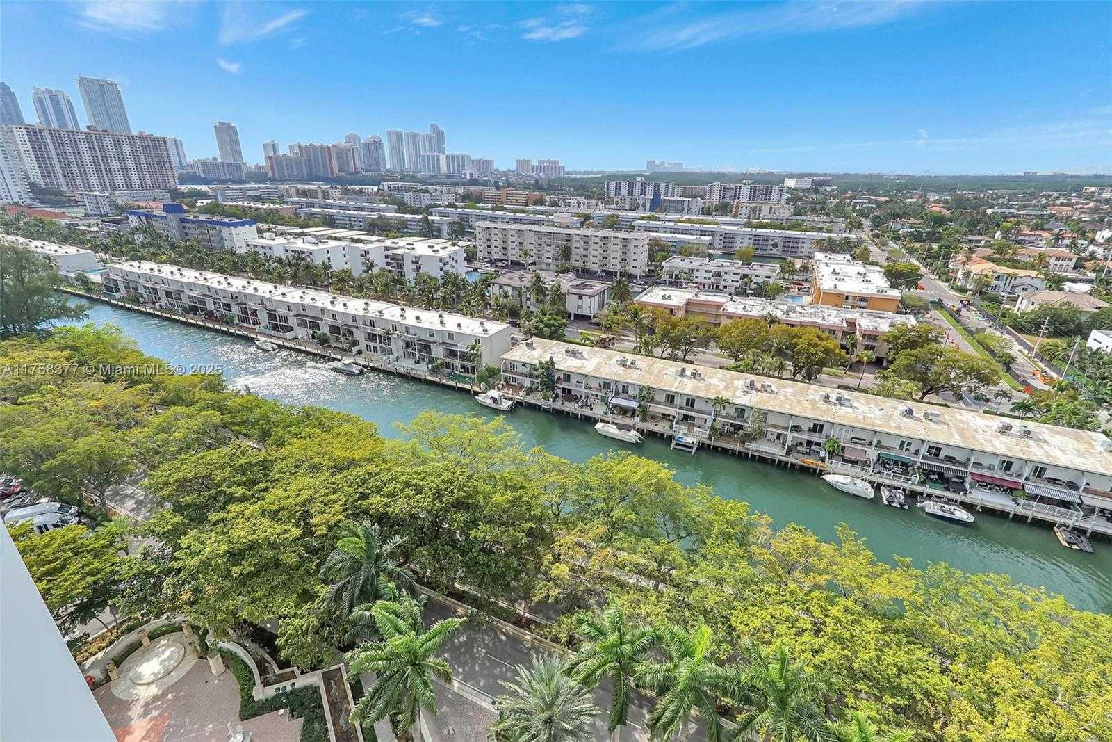 Small Image of 2000 ISLAND BLVD #1603, Aventura Number 24