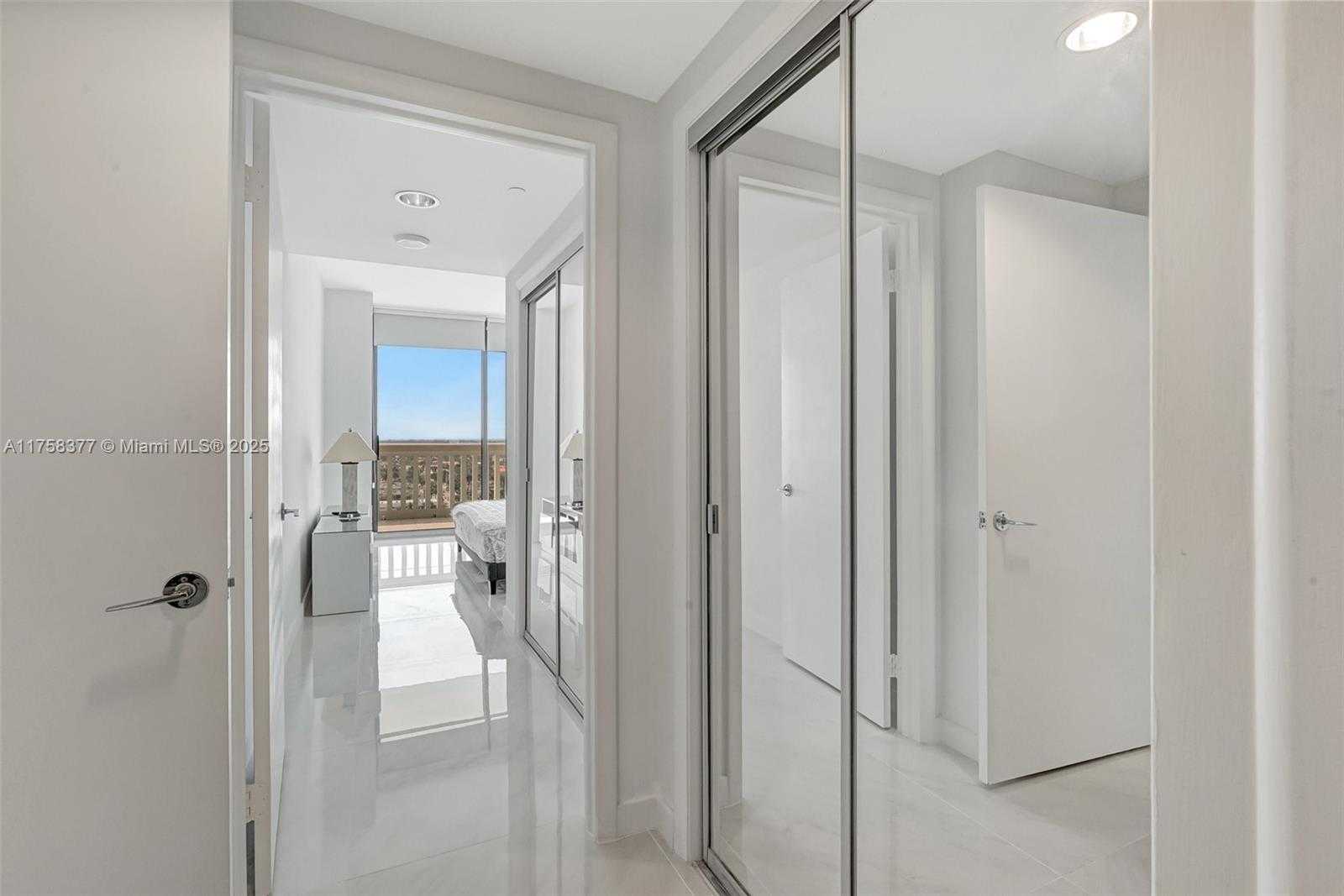 Small Image of 2000 ISLAND BLVD #1603, Aventura Number 38