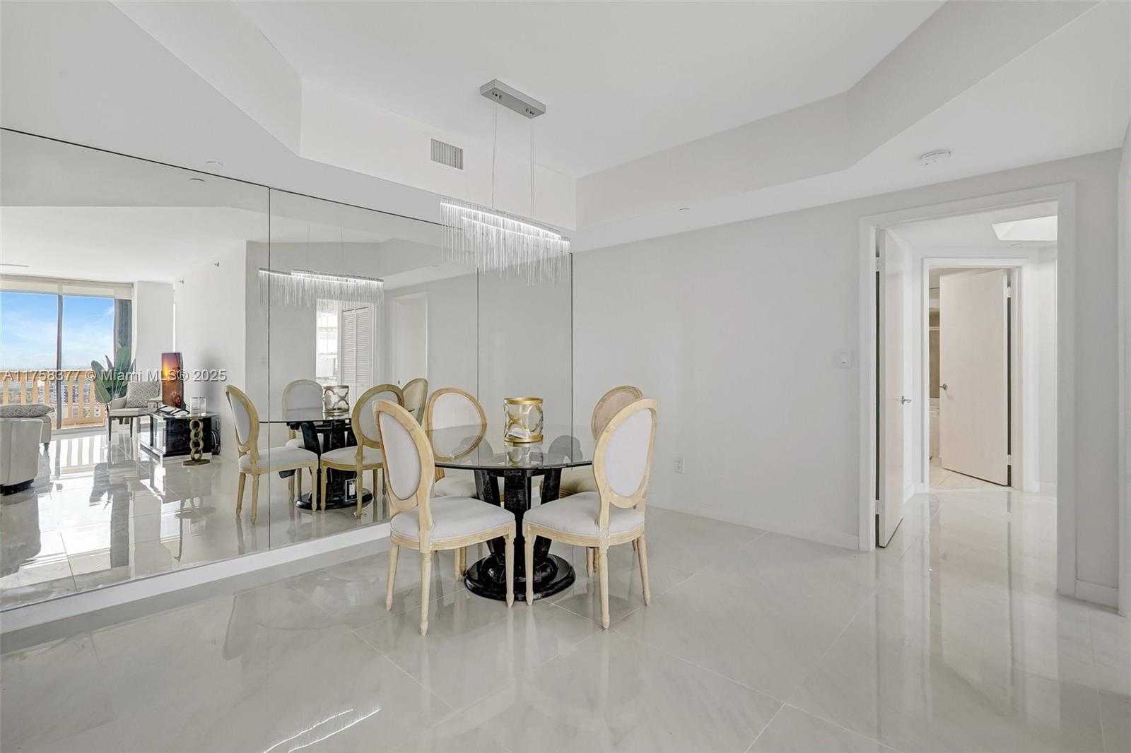 Small Image of 2000 ISLAND BLVD #1603, Aventura Number 6