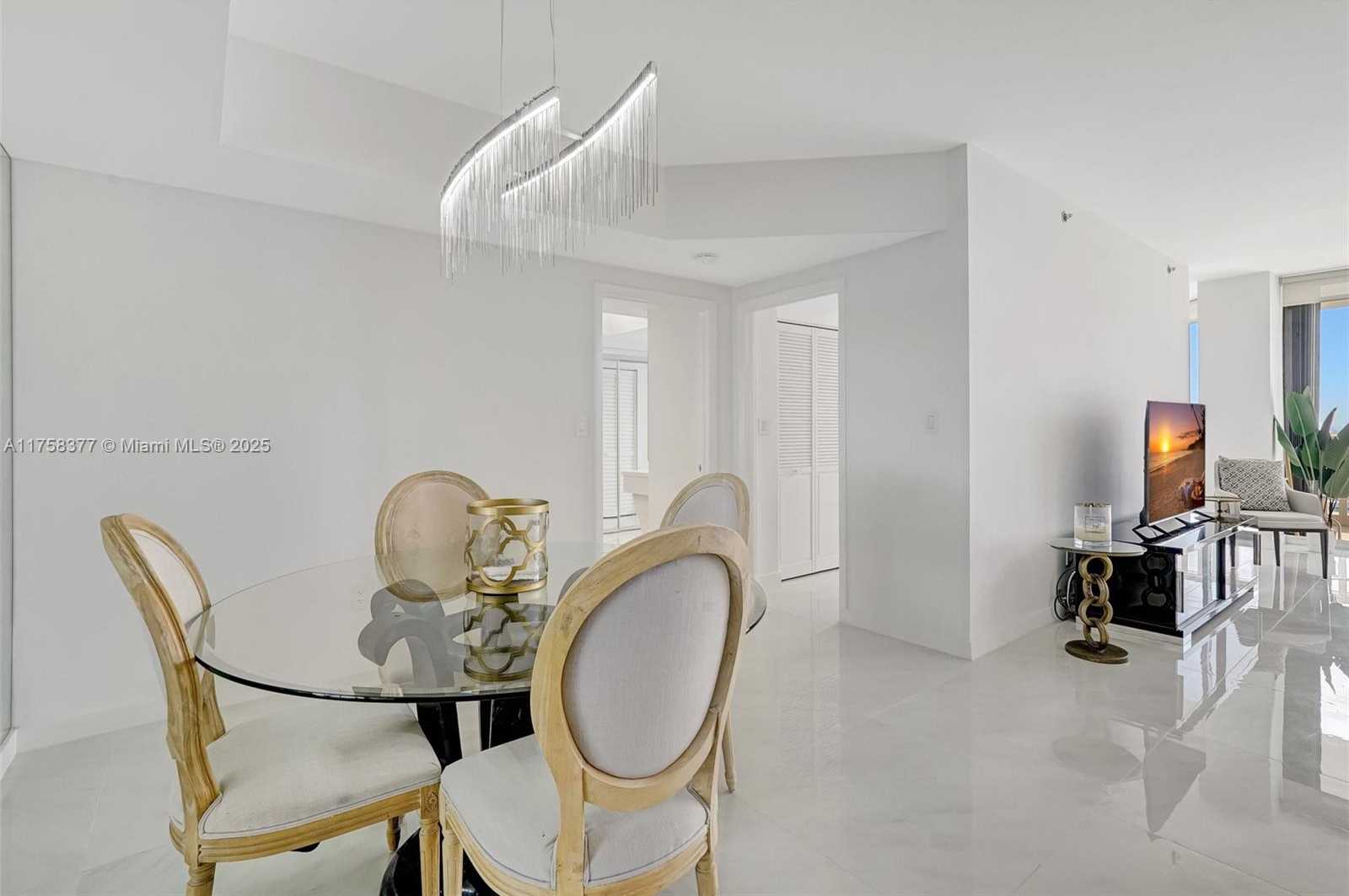 Small Image of 2000 ISLAND BLVD #1603, Aventura Number 7