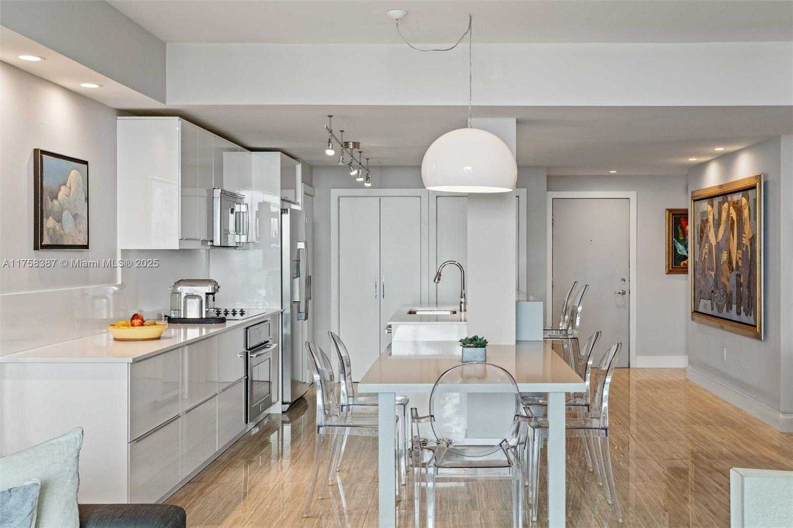 Small Image of 2101 BRICKELL AVE #3308, Miami Number 11