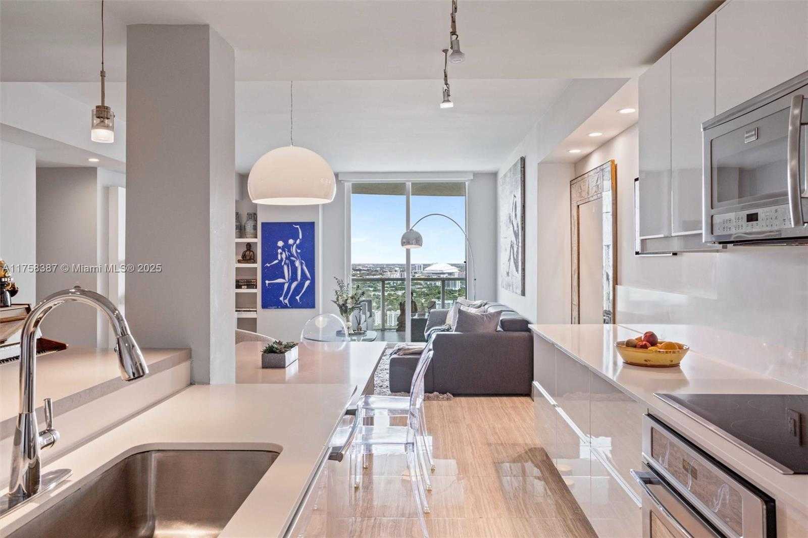 Small Image of 2101 BRICKELL AVE #3308, Miami Number 13