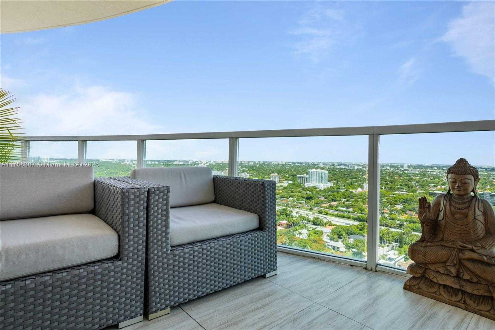 Small Image of 2101 BRICKELL AVE #3308, Miami Number 16