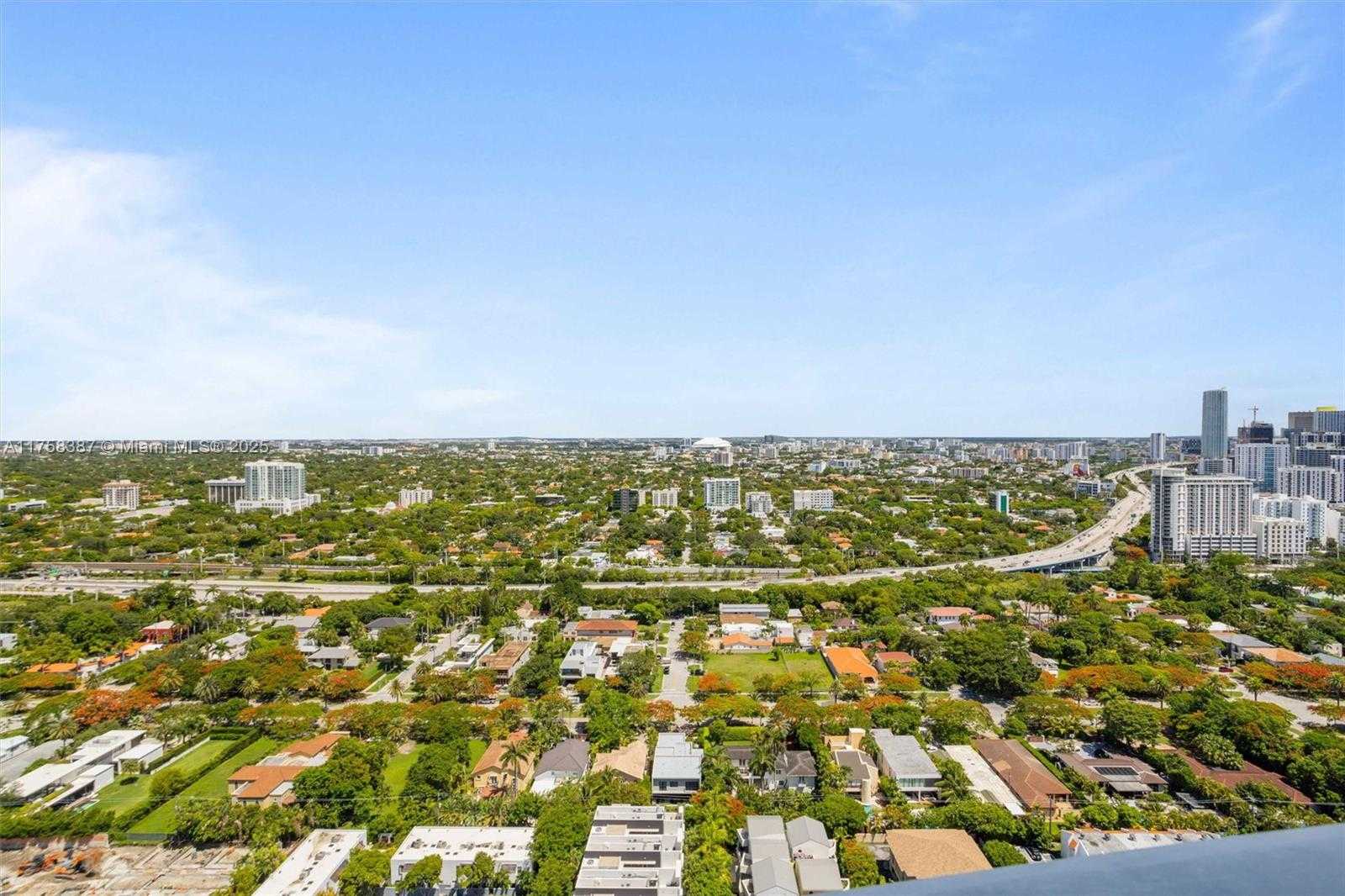 Small Image of 2101 BRICKELL AVE #3308, Miami Number 18
