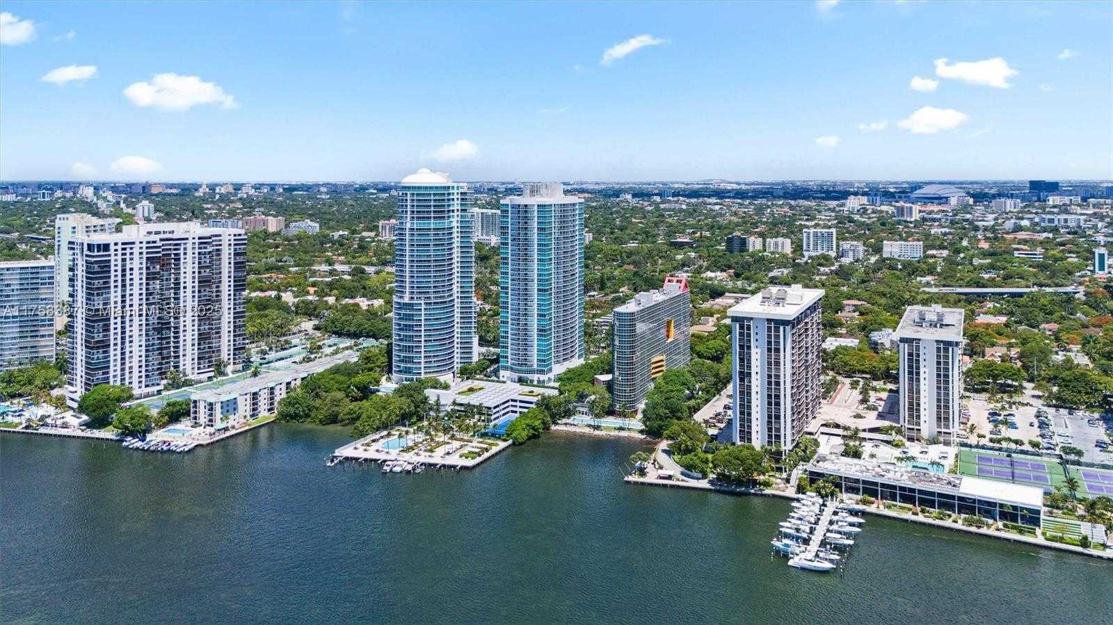 Small Image of 2101 BRICKELL AVE #3308, Miami Number 2